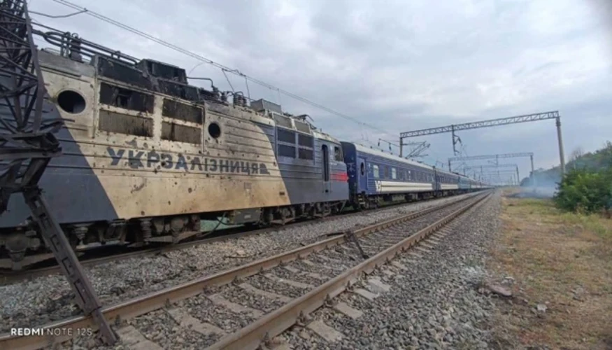 Кадри евакуації пасажирів поїзда №147 рятувальниками ДСНС в Одеській області