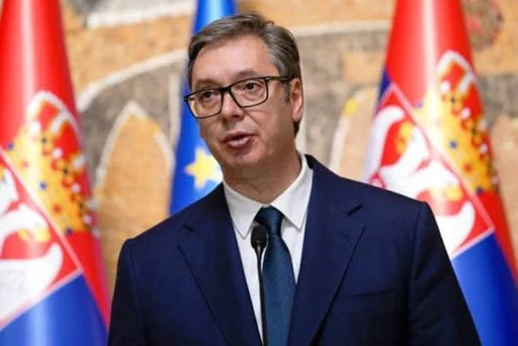 Белград: Брнабіч на передвиборчих пунктах, де прозвучала заява про конституційні зміни