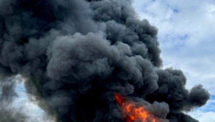 Масштабне зарево від пожежі в районі Волгоградського НПЗ та хімічного заводу «Каустик»